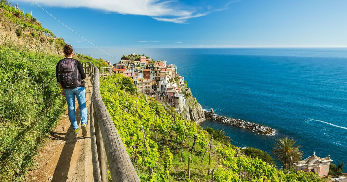 Europe&#039;s most beautiful walk through 5 seaside towns next to stunning beaches