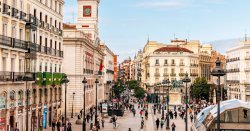 Tourists heading to Spain &#039;sent message&#039; with new rules