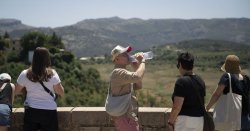 Spain holiday destination &#039;will turn into furnace&#039; as searing winds strike