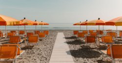 Panic in Italy as tourists abandon beaches over sunbed price hikes