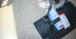 Travel expert shares reason your suitcase is a &#039;thief’s dream&#039; - and it&#039;s not a red ribbon