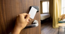 Hotel worker says guests should never &#039;turn on the lights&#039; when they enter hotel room