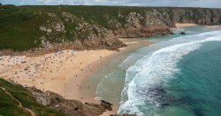 The pretty UK beach that&#039;s Britain&#039;s &#039;warmest&#039; in autumn - 6 miles from beautiful town