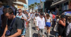 &#039;Overcrowded&#039; Greek island tries to attract even more tourists with new 2-minute video